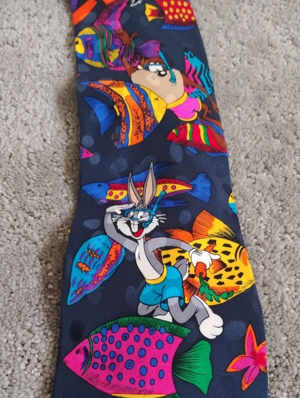 Novelty Navy Blue Bugs Bunny Fish Print Tie - . Looney Tunes Mania.  💯 Silk.New